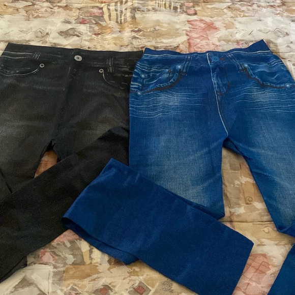 Size small 2 pairs of stretch pants, Levi looking, new never worn. - Picture 1 of 7